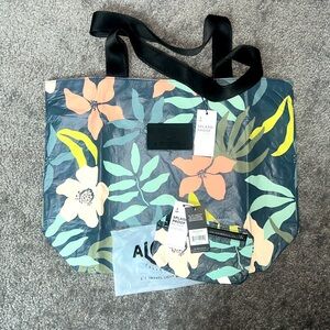 BNWT Aloha collection flora Bundle